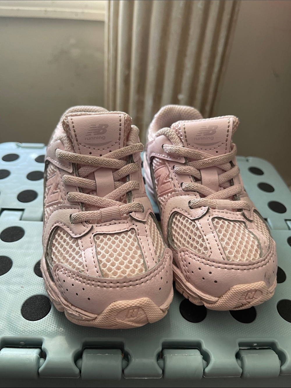 New Balance sneakers - Picture 2 of 4